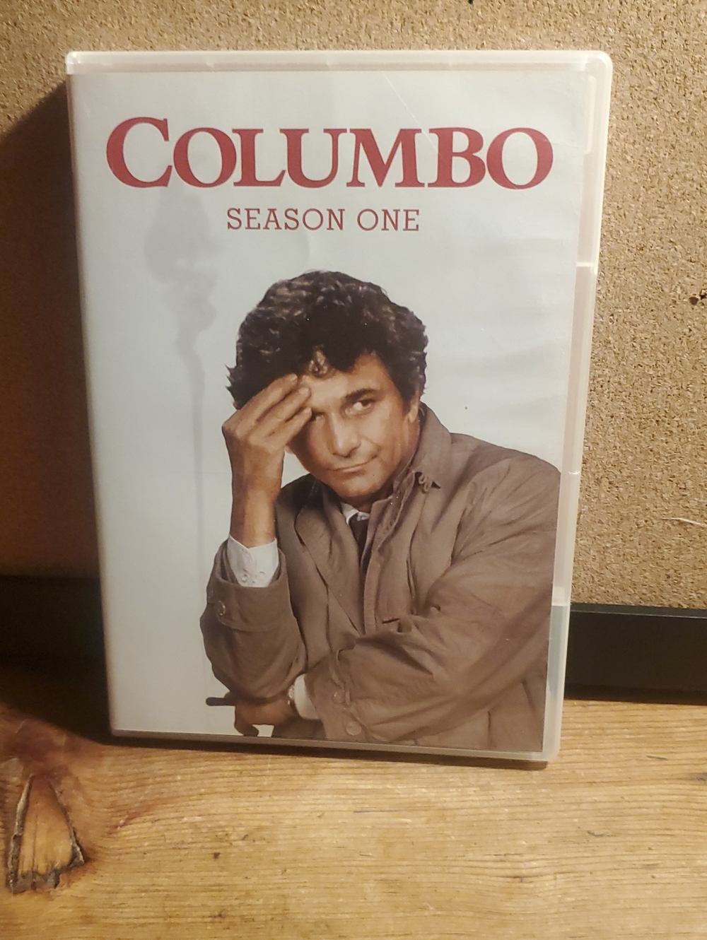 Universal Columbo DVD Back-Cover — Brown & White
